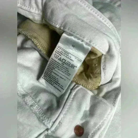 Old Navy 12 White Distressed Jeans - Picture 3 of 8